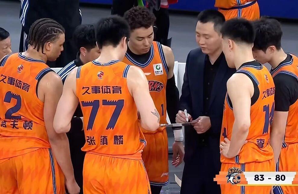开云体育官网开云-CBA八进四：上海横扫山东晋级，广东3分险胜北京将大比分追成1-1